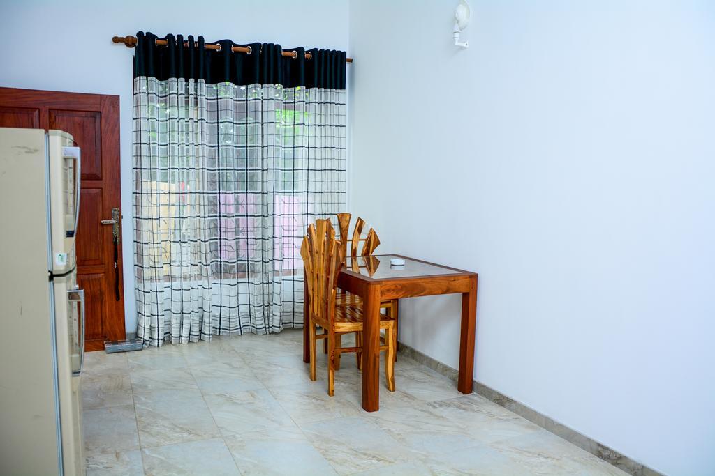 Villa Shanaya Hikkaduwa Extérieur photo