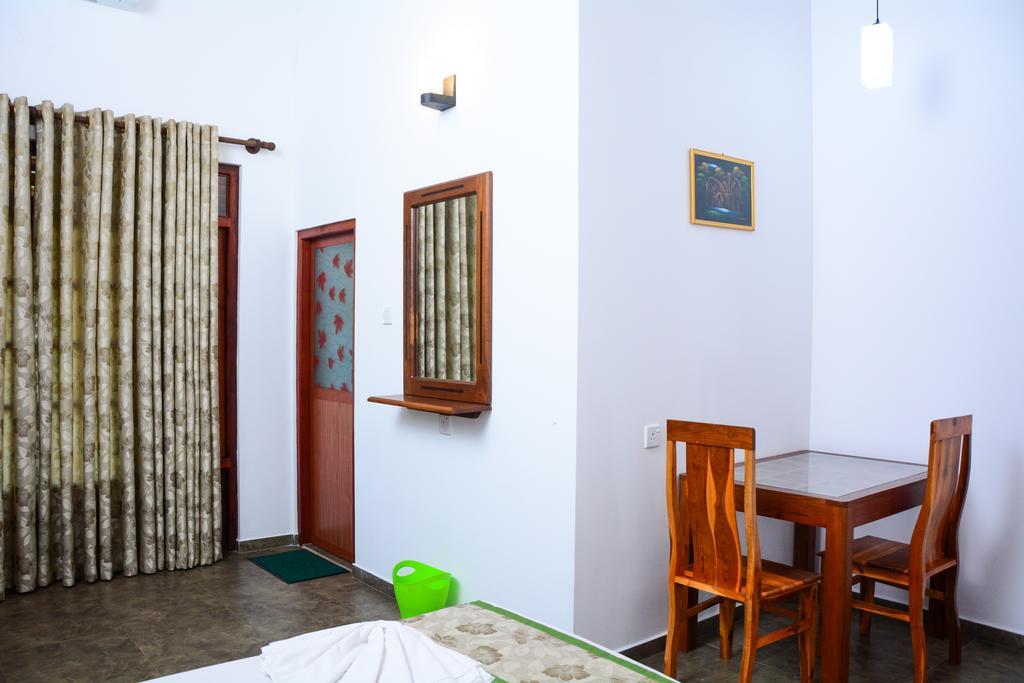 Villa Shanaya Hikkaduwa Extérieur photo