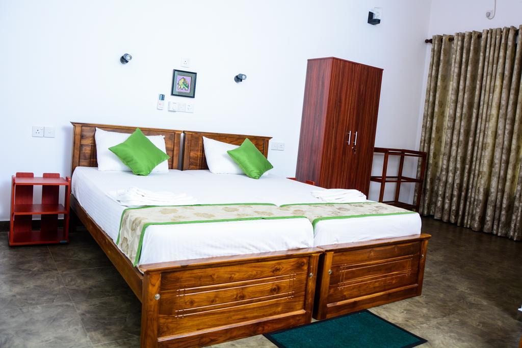 Villa Shanaya Hikkaduwa Extérieur photo