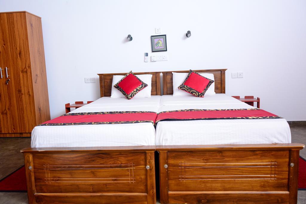 Villa Shanaya Hikkaduwa Extérieur photo