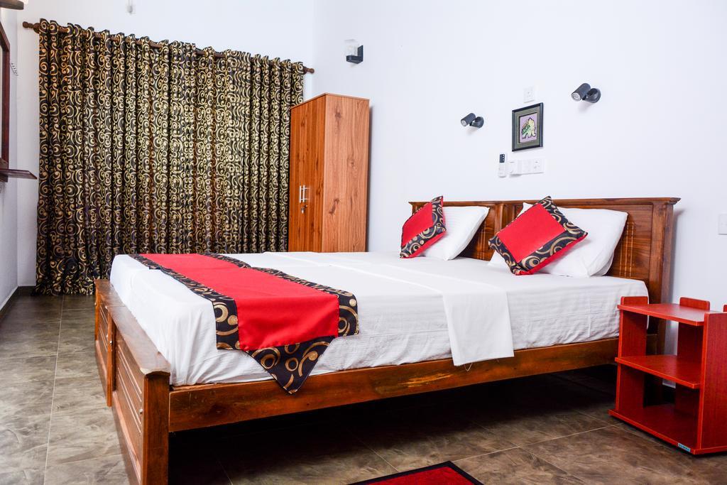 Villa Shanaya Hikkaduwa Extérieur photo