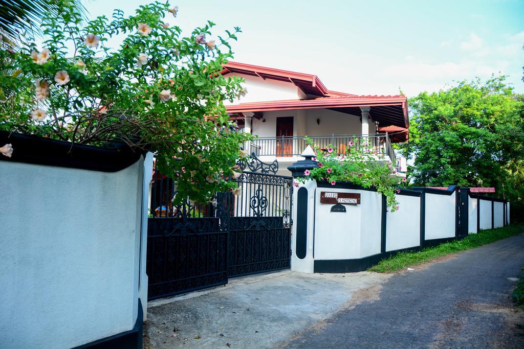 Villa Shanaya Hikkaduwa Extérieur photo