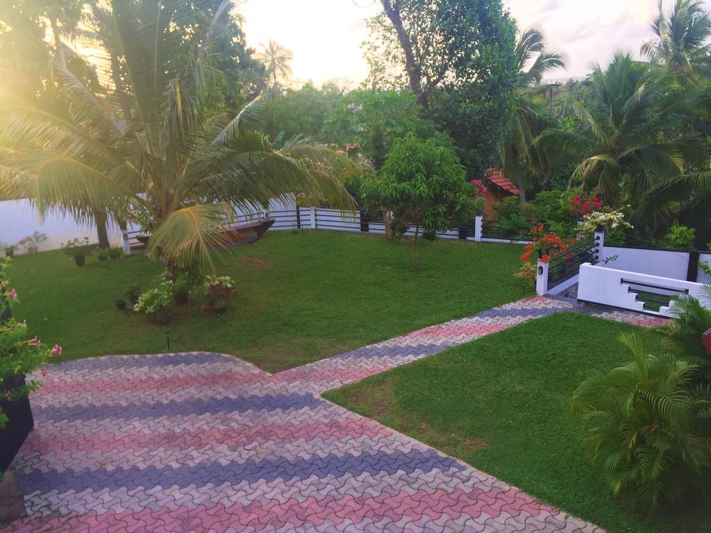 Villa Shanaya Hikkaduwa Extérieur photo