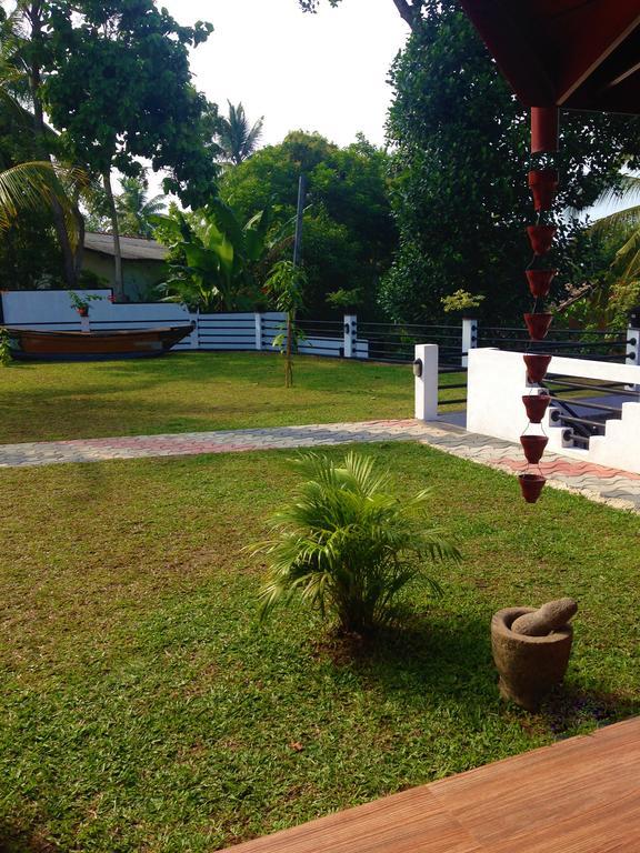 Villa Shanaya Hikkaduwa Extérieur photo