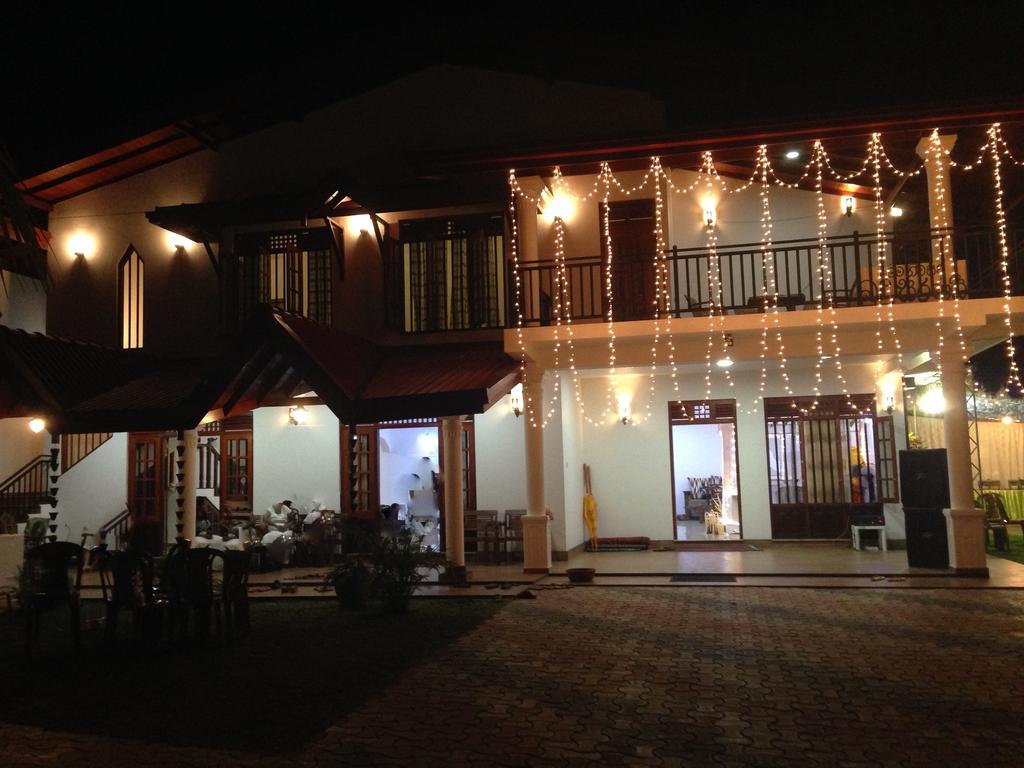 Villa Shanaya Hikkaduwa Extérieur photo