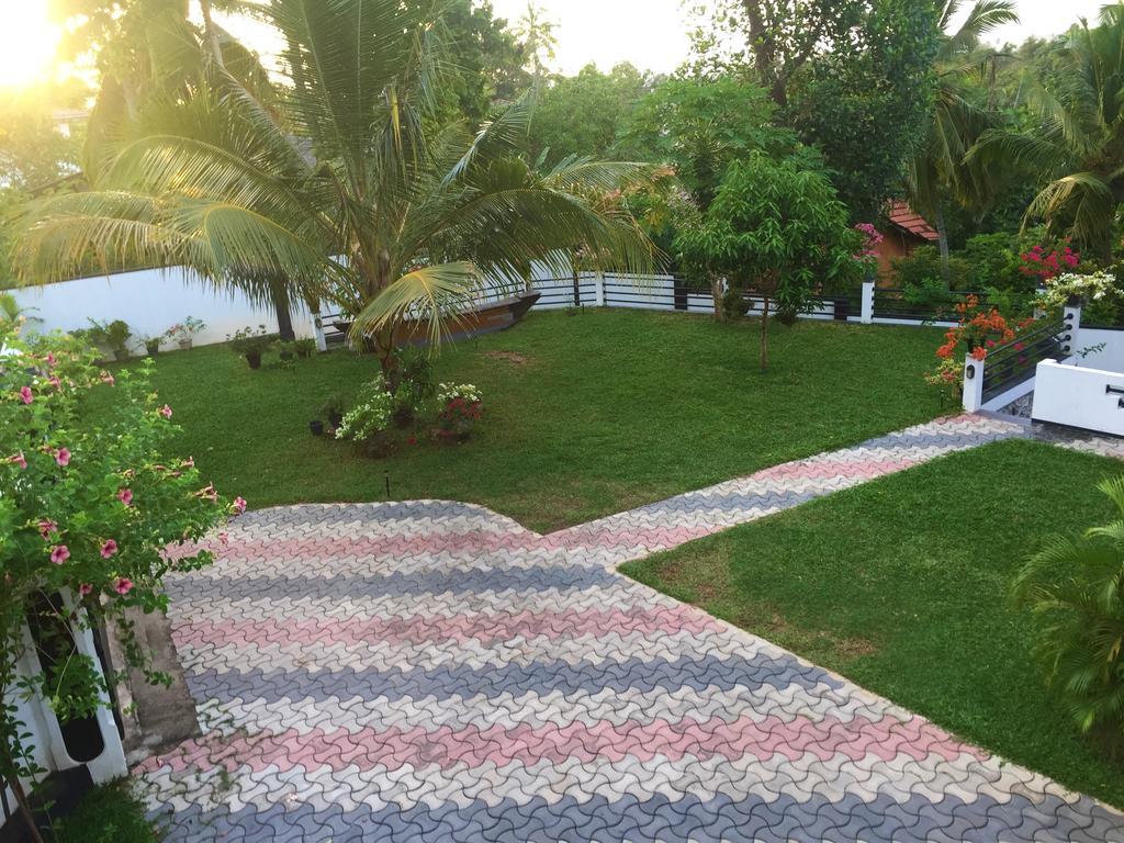 Villa Shanaya Hikkaduwa Extérieur photo